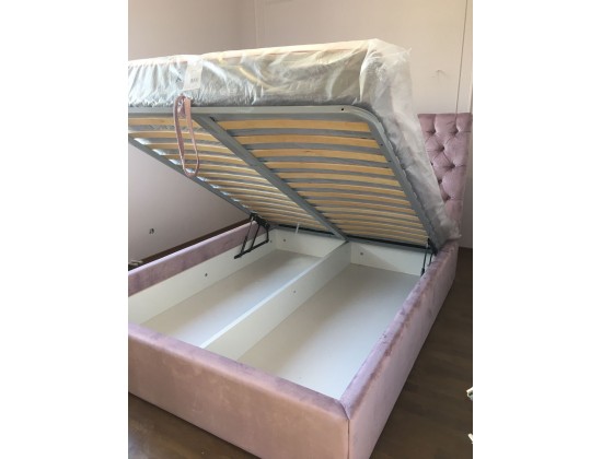 Мягкая двуспальная кровать Кабве
