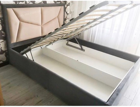 Мягкая двуспальная кровать  Miki 2
