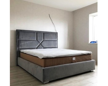 Мягкая двуспальная кровать  Бергамо